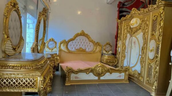 Ensemble chambre a coucher royale